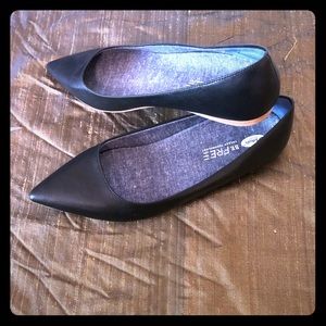 NWOT Dr Scholl’s Be Free Energy Tech flats, sz 9.5